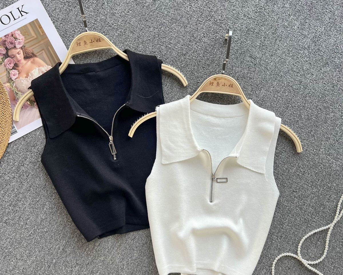 Yaka Detaylı Kolsuz Triko Üst