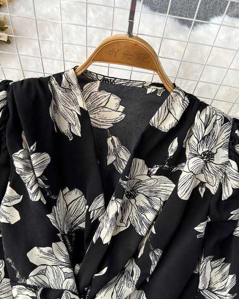 V-yaka Fırfırlı Kol Çiçekli Gömlek