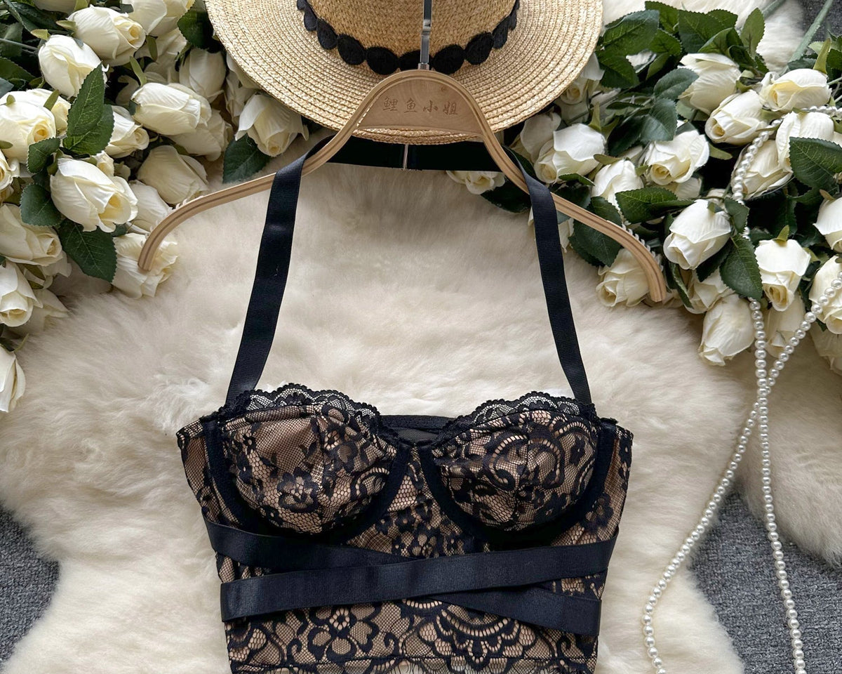 Amelia Şık Dantel Nakışlı Büstiyer