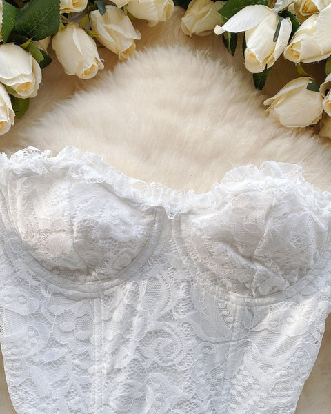 Fransız Tarzı Askısız Volanlı Üst