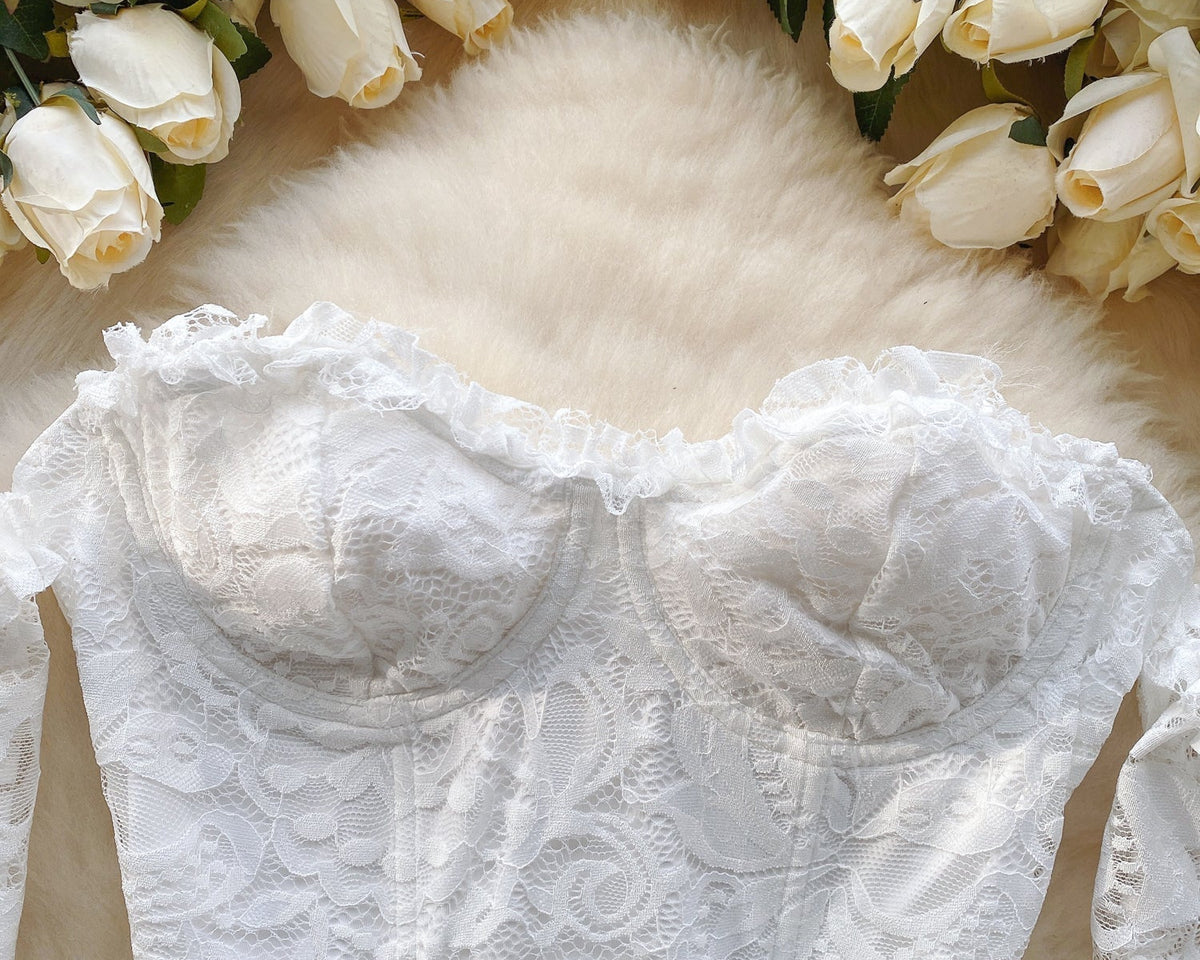 Fransız Tarzı Askısız Volanlı Üst