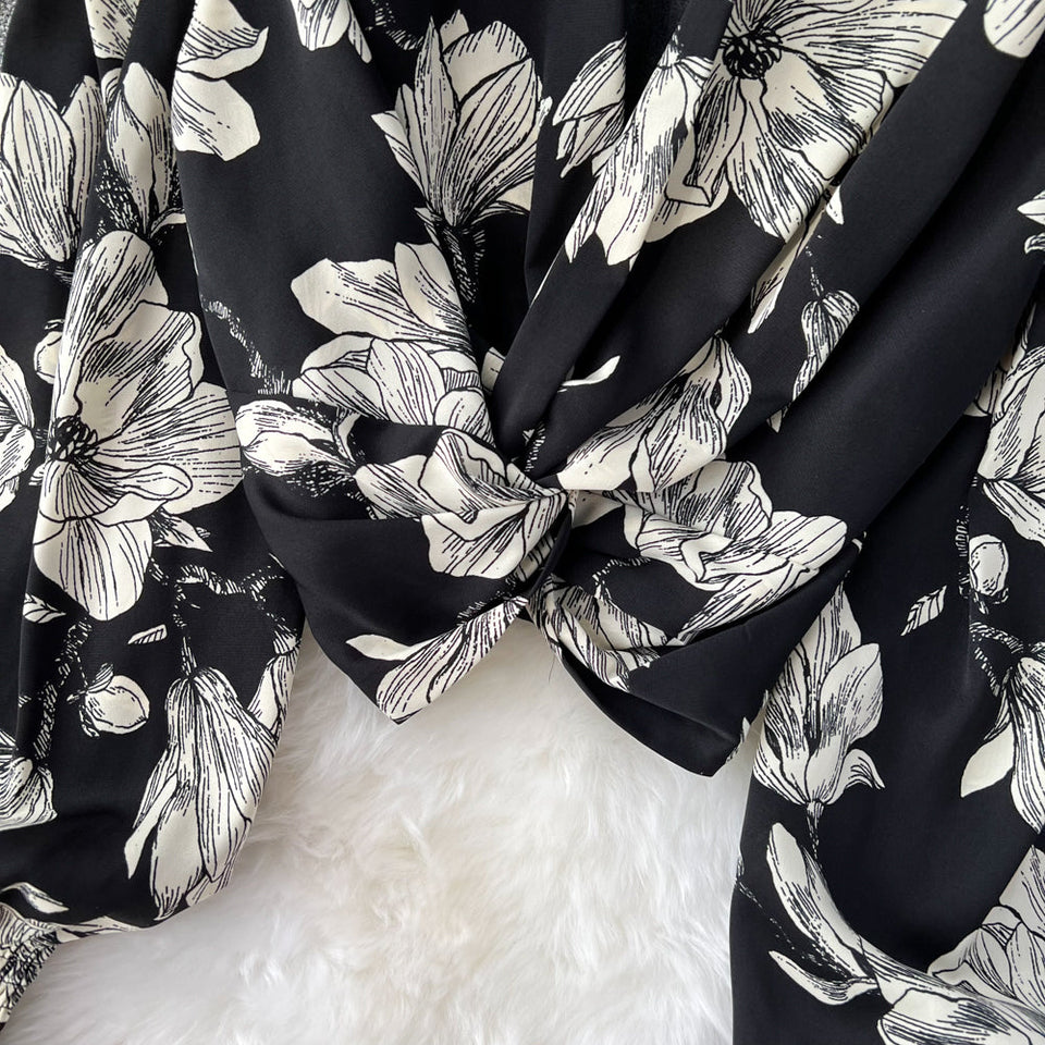 V-yaka Fırfırlı Kol Çiçekli Gömlek