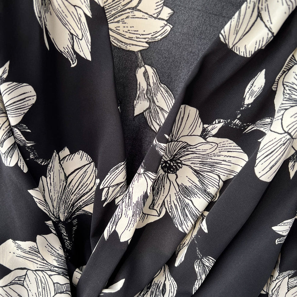 V-yaka Fırfırlı Kol Çiçekli Gömlek