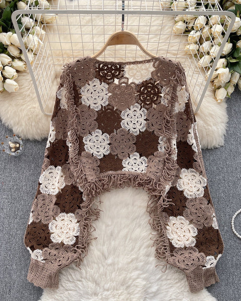 Bol Kesim Püsküllü Delikli Triko