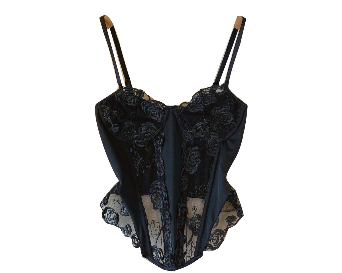 Siyah File Askılı Üstler