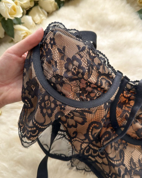 Amelia Şık Dantel Nakışlı Büstiyer