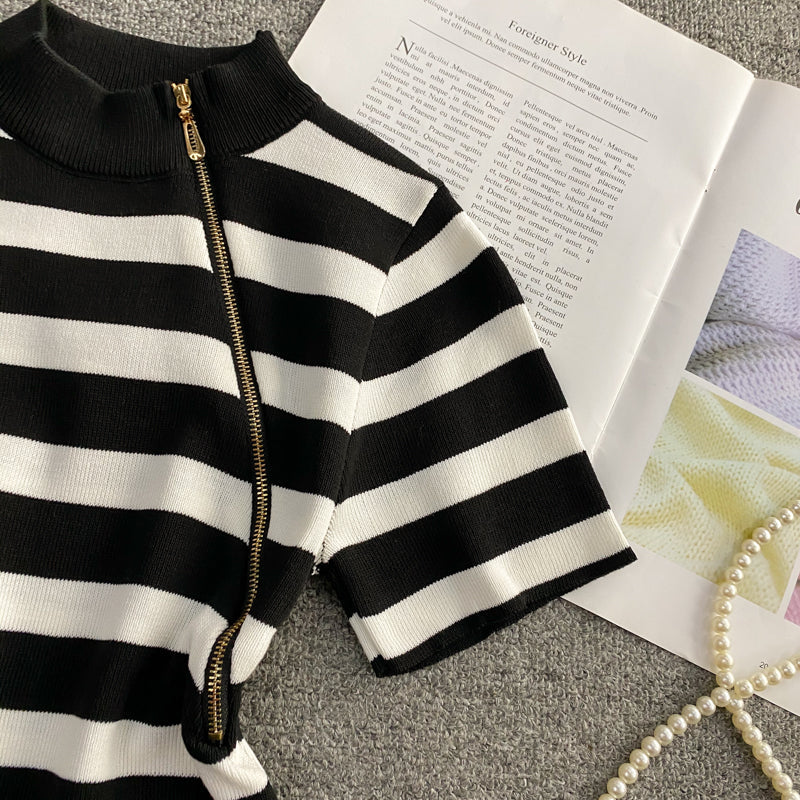 Asia Style Fermuar Detaylı T-Shirt