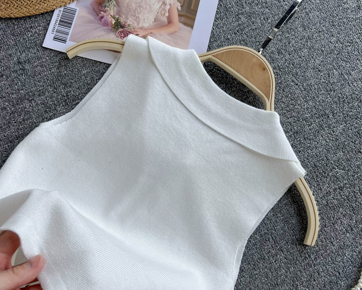 Yaka Detaylı Kolsuz Triko Üst