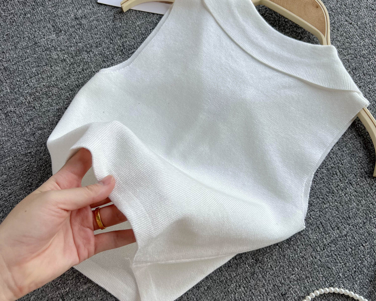 Yaka Detaylı Kolsuz Triko Üst