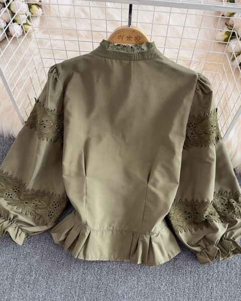 Saray İşlemeli Dantel Patchwork Bluz