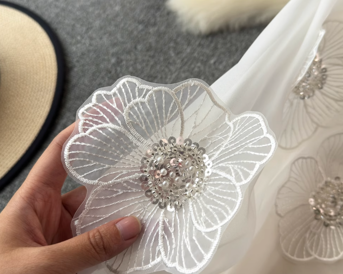 Niş Boncuklu Çiçek Nakışlı Gömlek