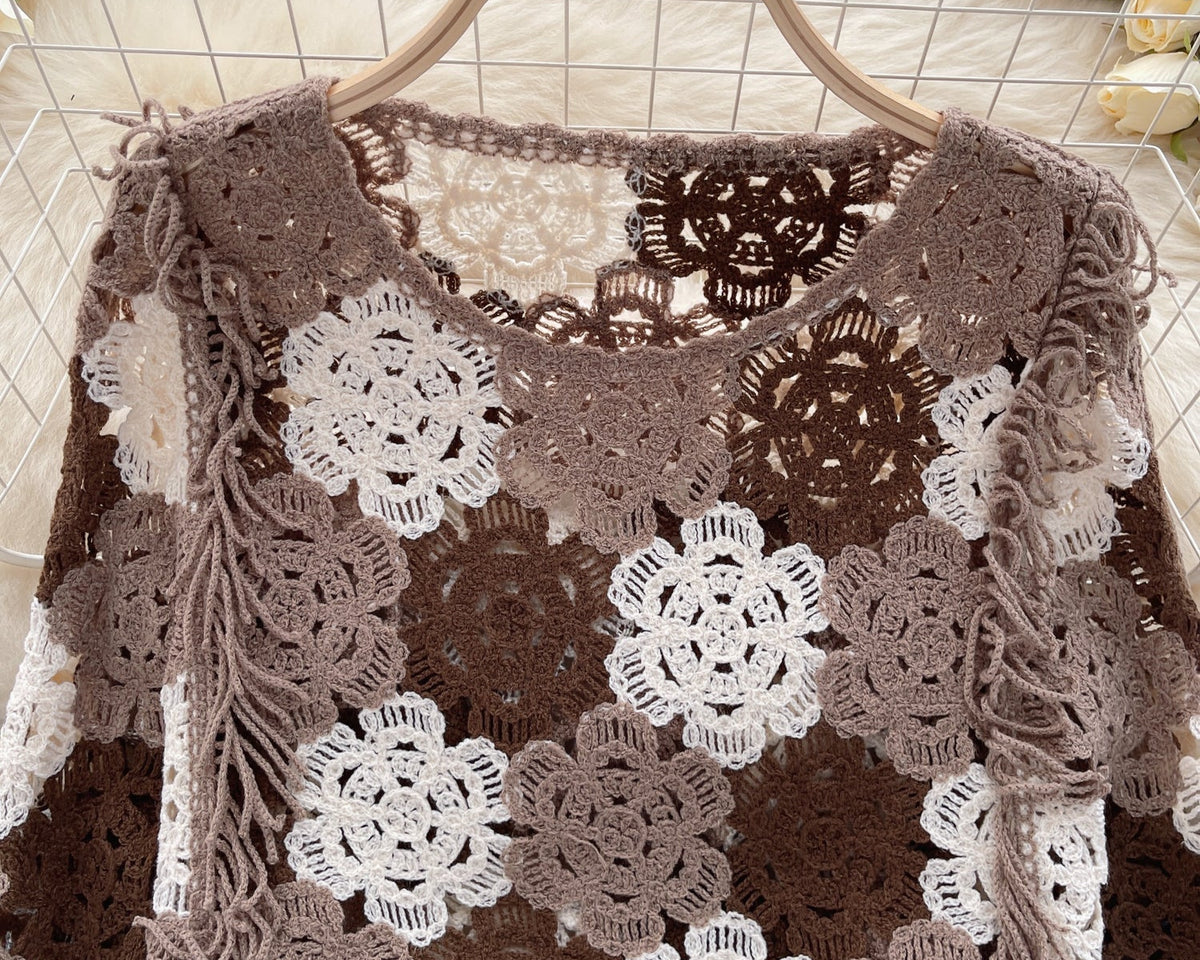 Bol Kesim Püsküllü Delikli Triko