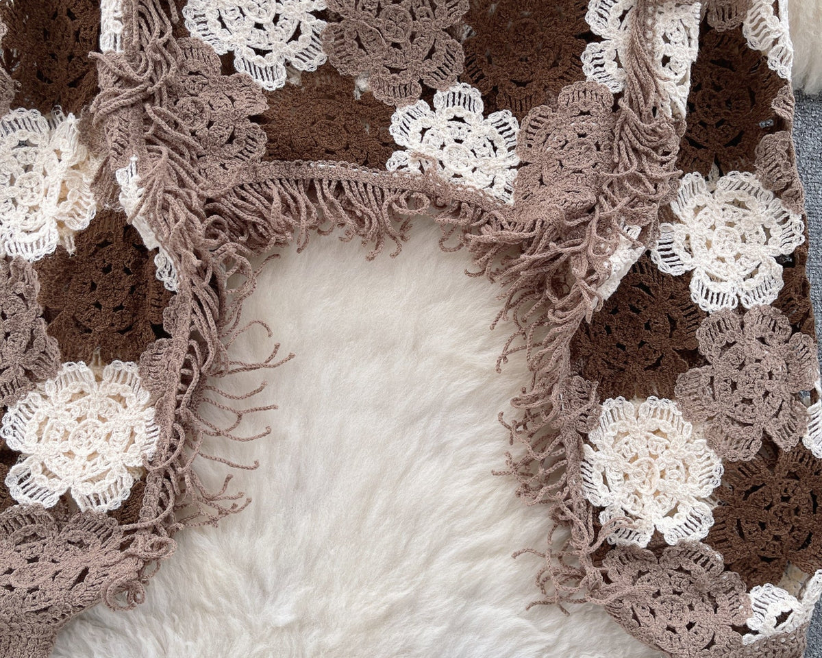 Bol Kesim Püsküllü Delikli Triko