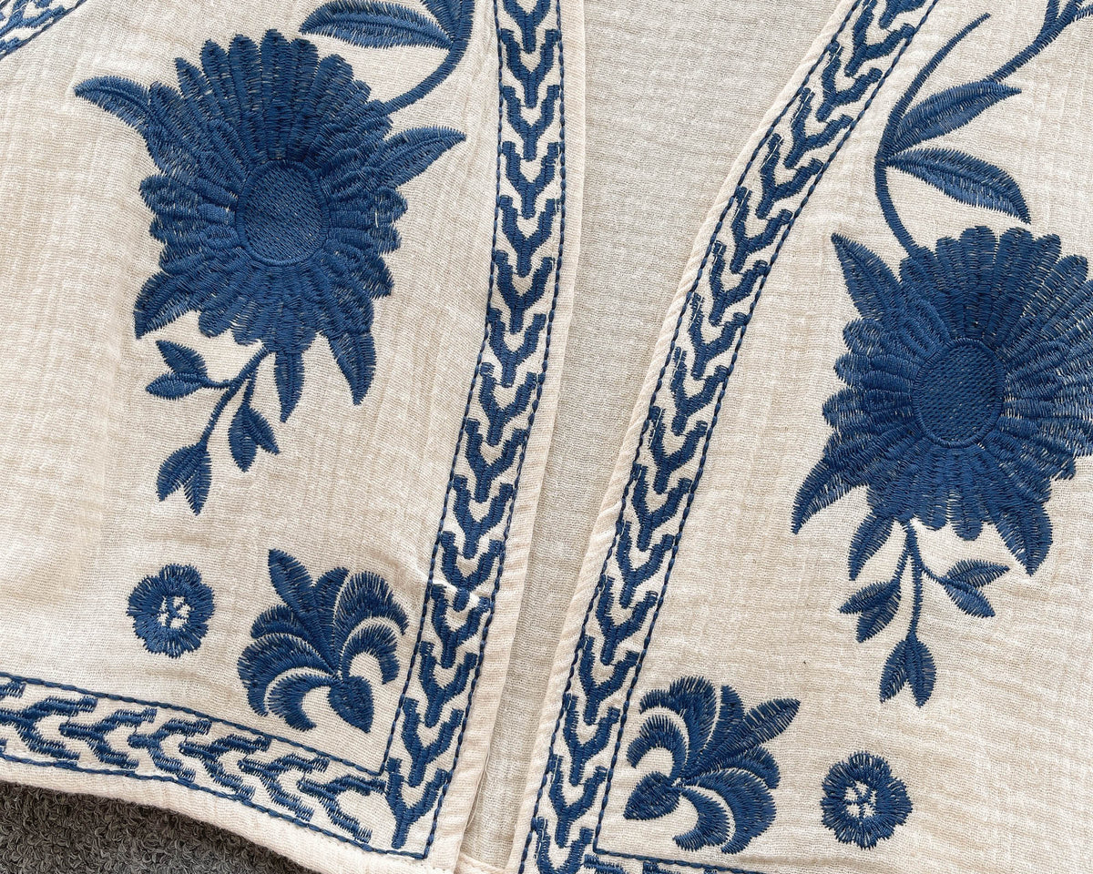 Etnik Tarz Nakışsız Yelek