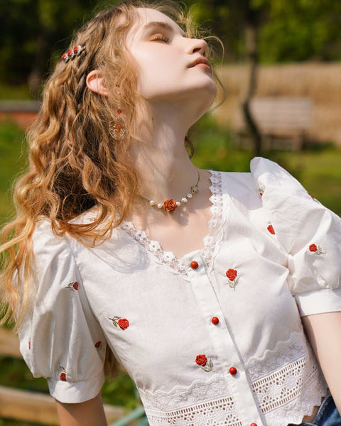 Dantel Kısa V Yaka Beyaz Gömlek