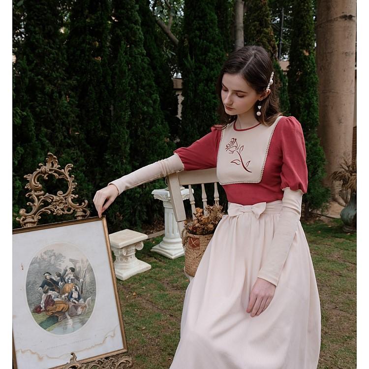 Kabartmalı Kol Gül Nakışlı Bluz