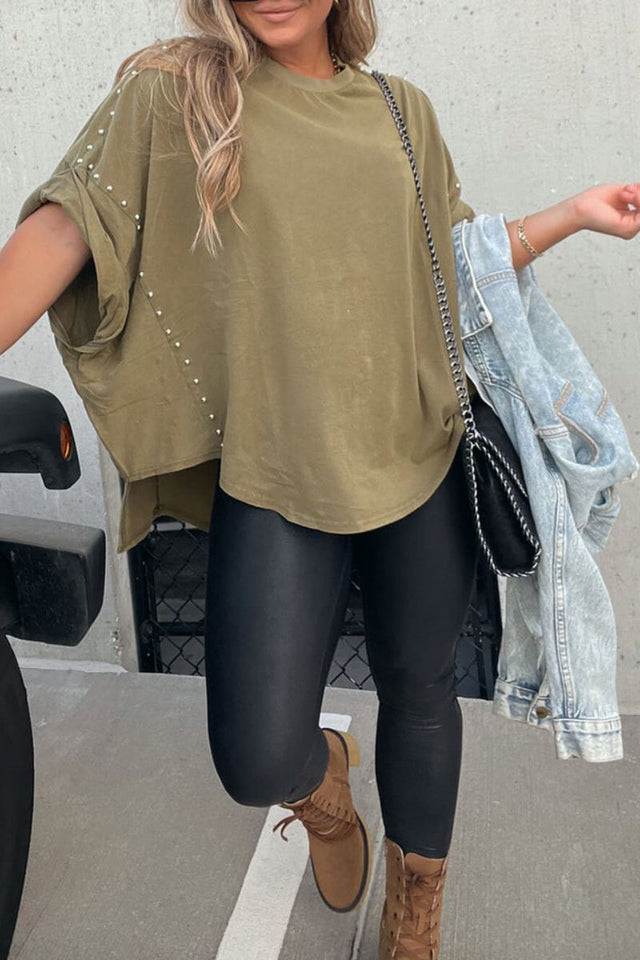 Yüksek Rulolu Kollar ve Perçinlerle Oversize T-Shirt