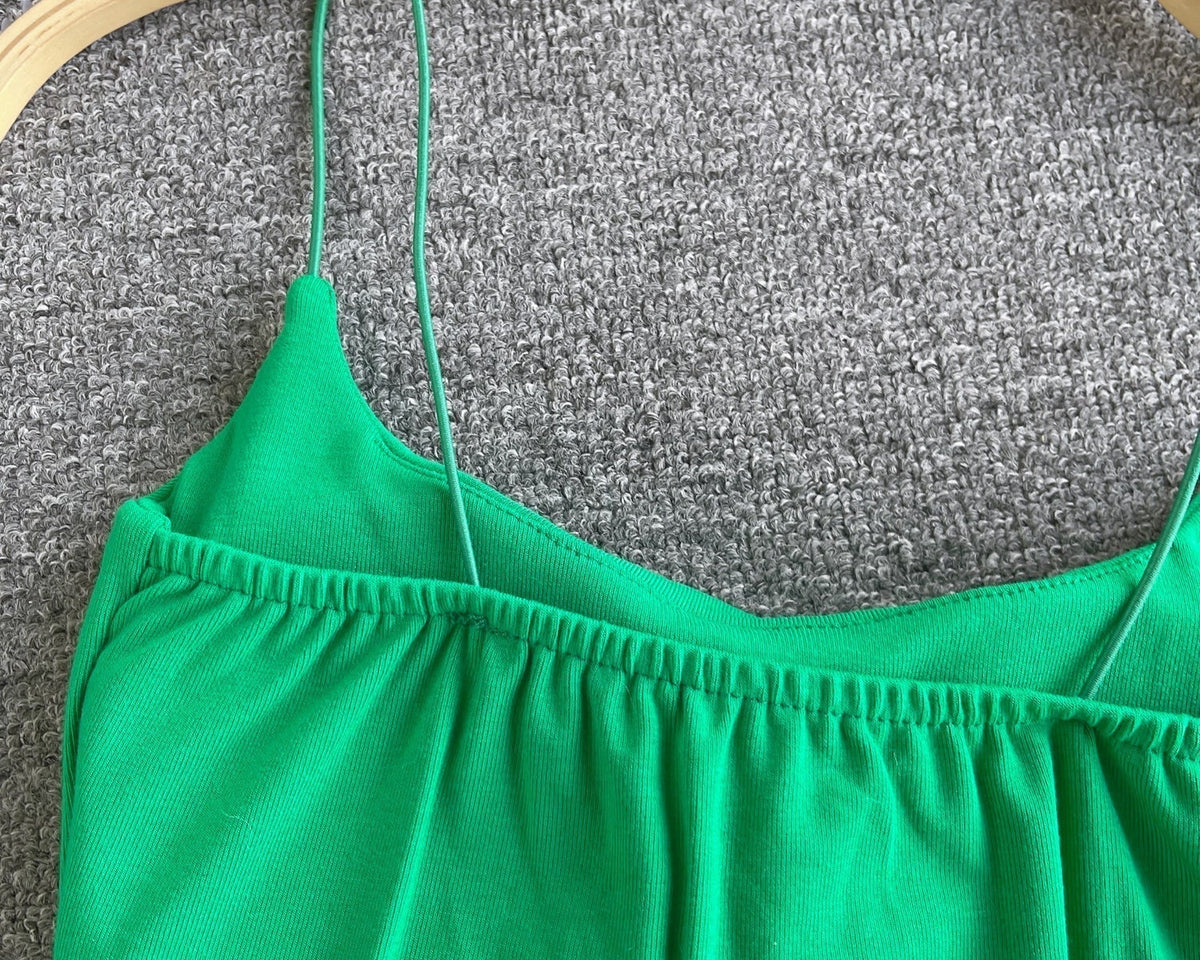 Basit Tasarım Şeker Renk Kolsuz Bluz