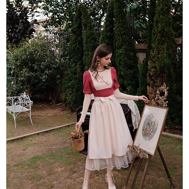 Kabartmalı Kol Gül Nakışlı Bluz