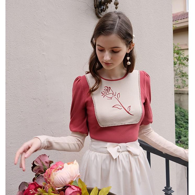 Kabartmalı Kol Gül Nakışlı Bluz