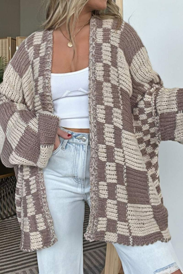 Açık Önlü ve Uzun Kollu Kareli Hırka