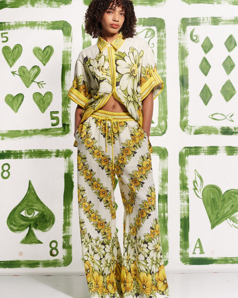 Anastasie – Orta uzunlukta kollar ve çiçek deseni ile pantolon seti