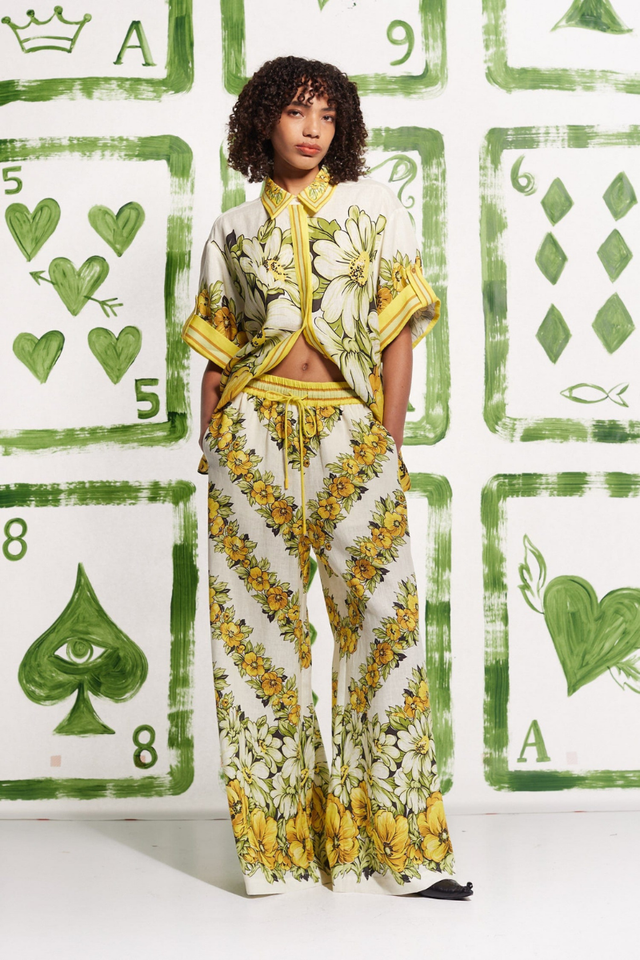 Anastasie – Orta uzunlukta kollar ve çiçek deseni ile pantolon seti