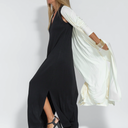  Siyah Elbise + Beyaz Yelek