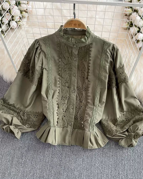 Saray İşlemeli Dantel Patchwork Bluz