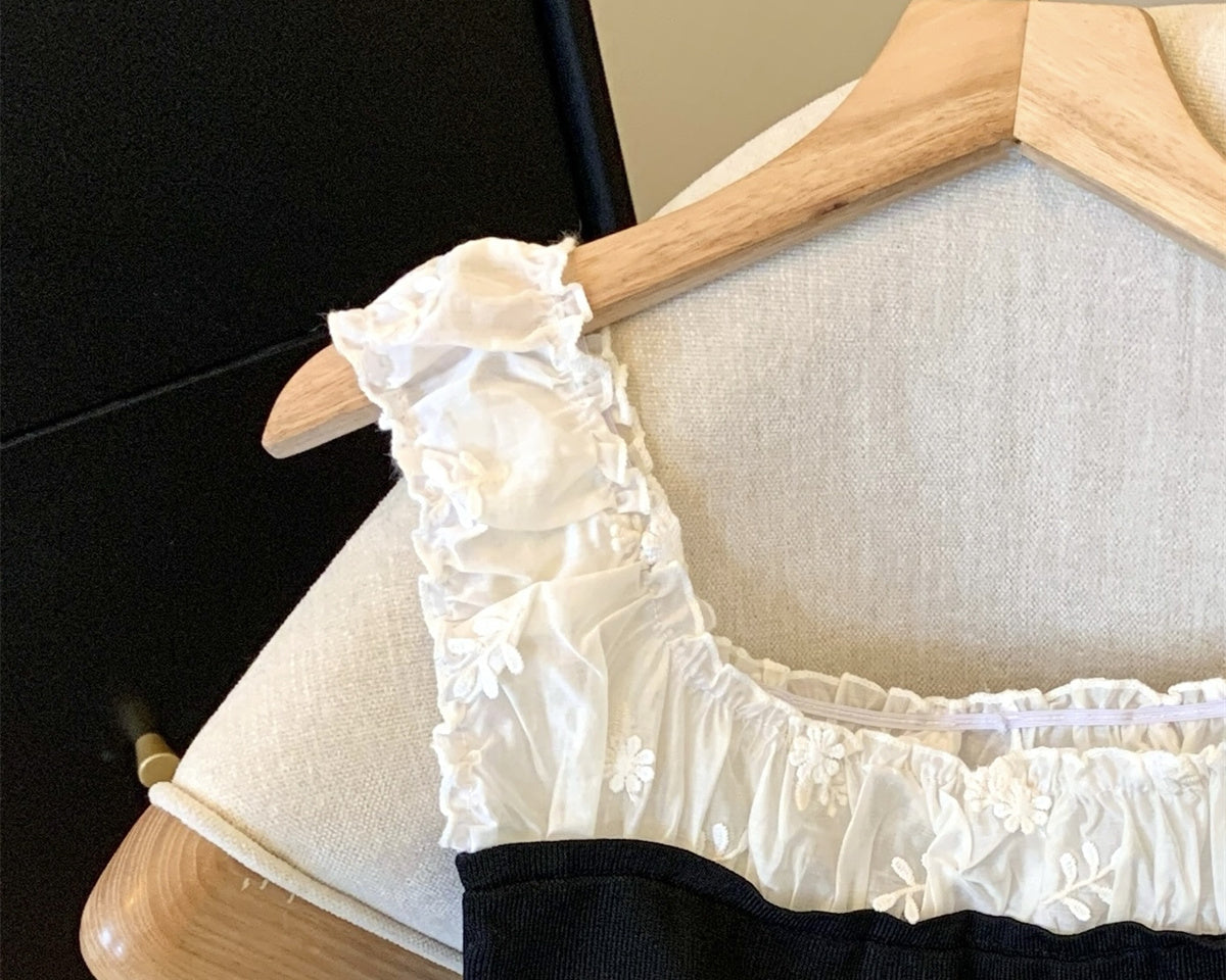 3D Çiçek Desenli Dantel Patchwork Üst