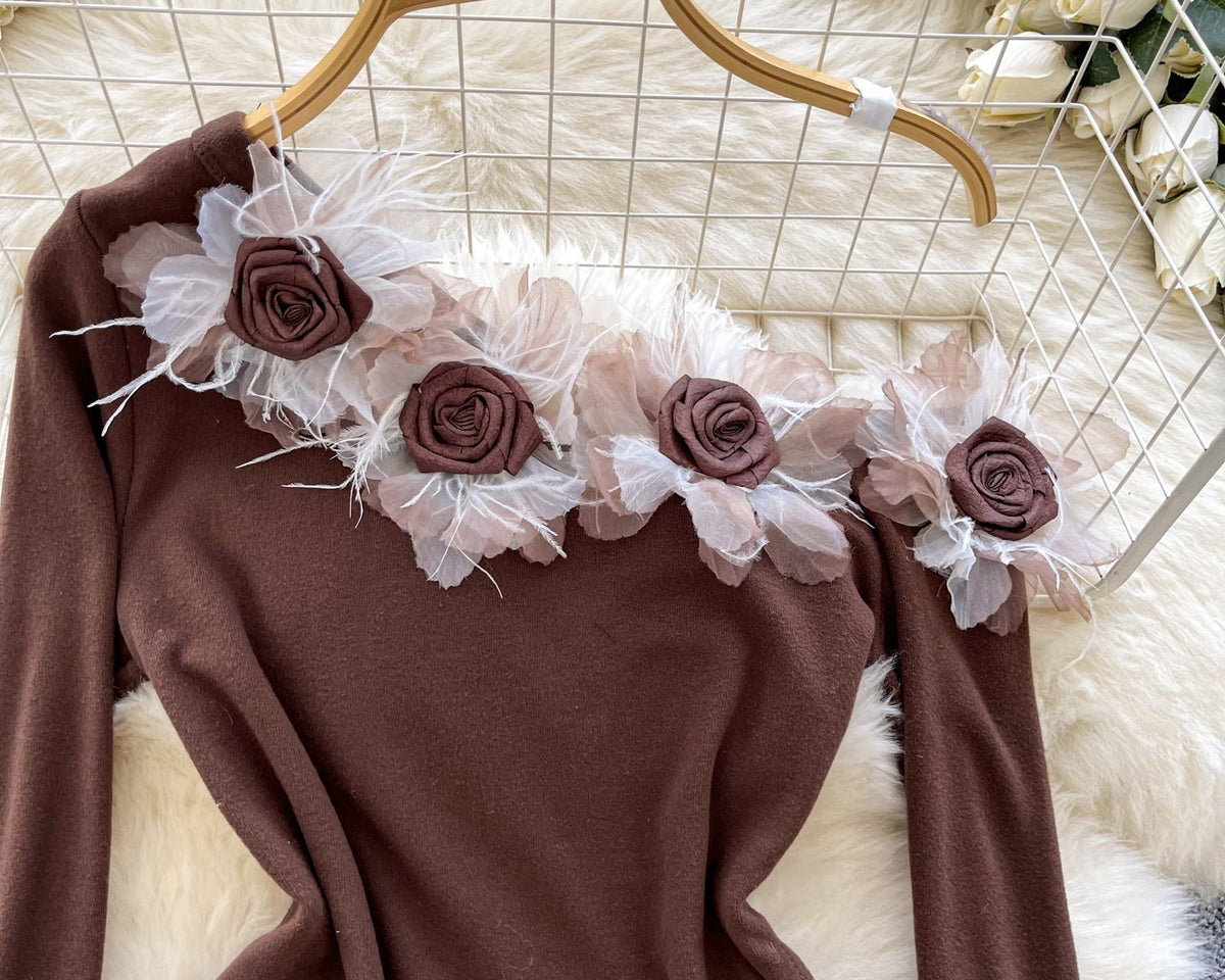 Asimetrik Eğik Yaka Çiçekli Bluz