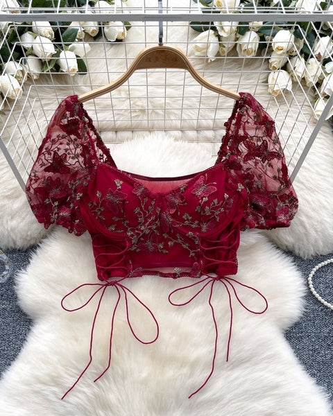 3D Çiçekli Nakışlı File Üst