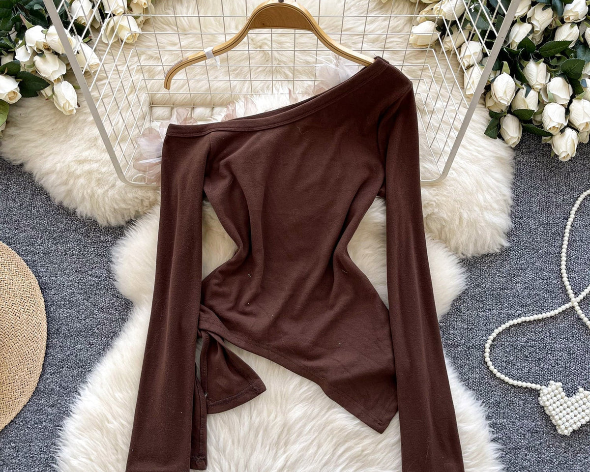 Asimetrik Eğik Yaka Çiçekli Bluz