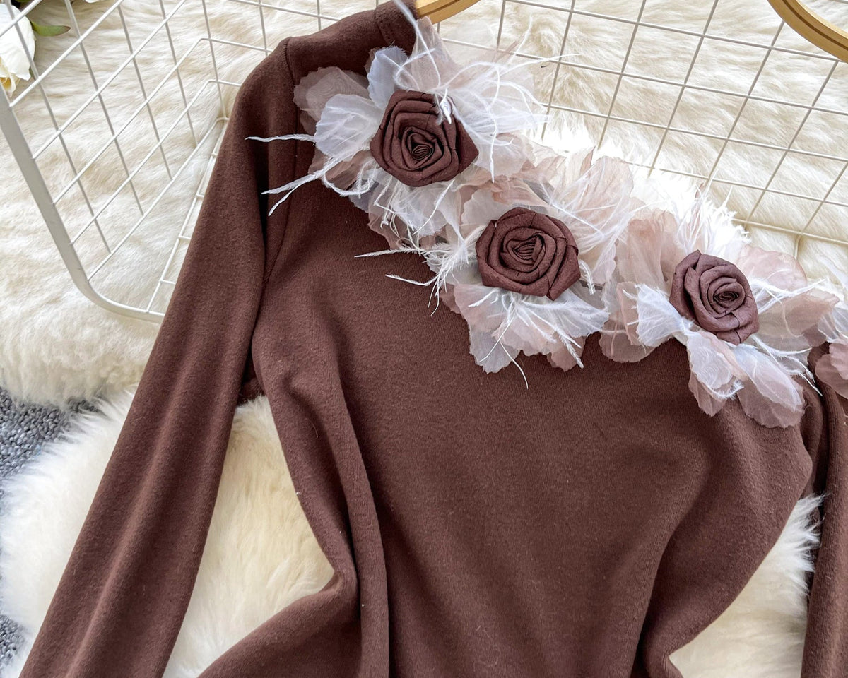 Asimetrik Eğik Yaka Çiçekli Bluz