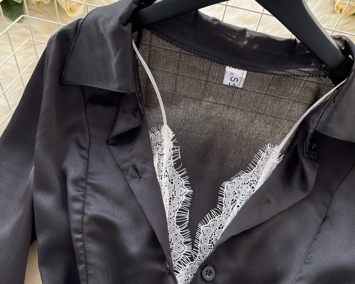 Dantel V-yaka Siyah Saten Gömlek