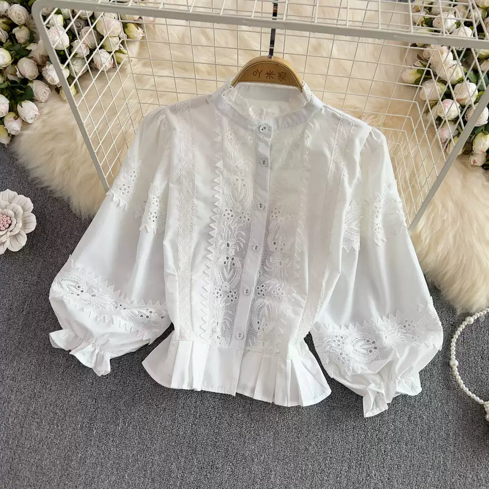 Saray İşlemeli Dantel Patchwork Bluz