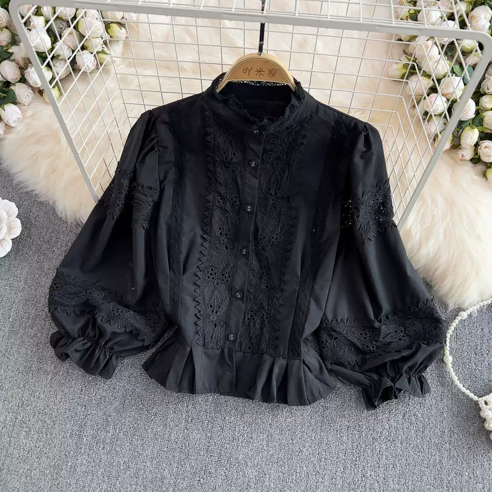 Saray İşlemeli Dantel Patchwork Bluz