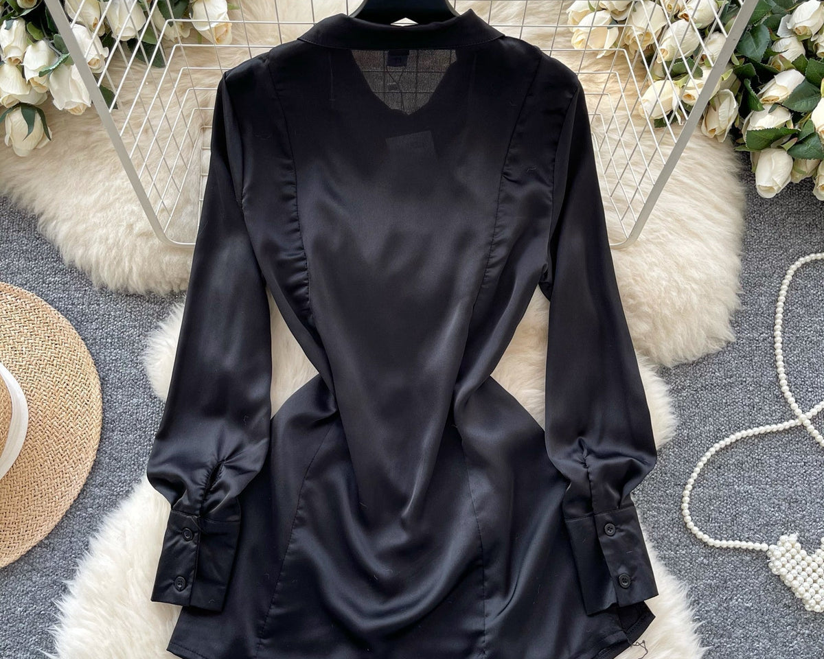 Dantel V-yaka Siyah Saten Gömlek