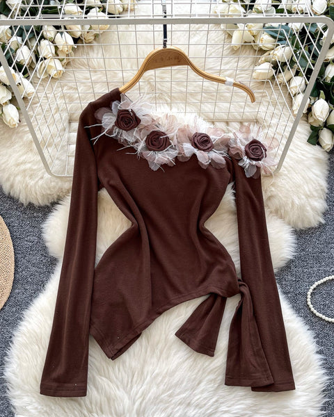 Asimetrik Eğik Yaka Çiçekli Bluz