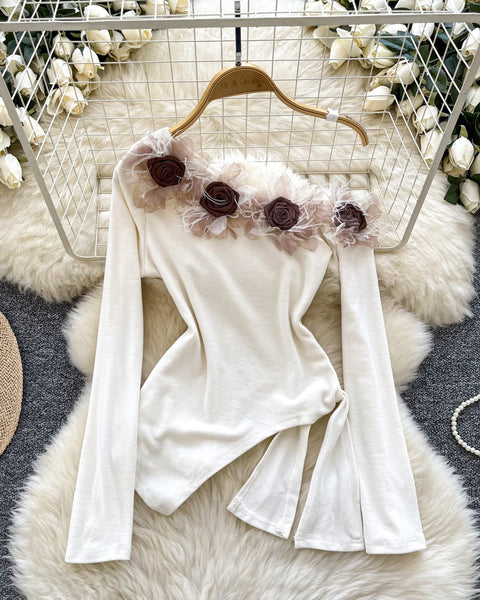 Asimetrik Eğik Yaka Çiçekli Bluz