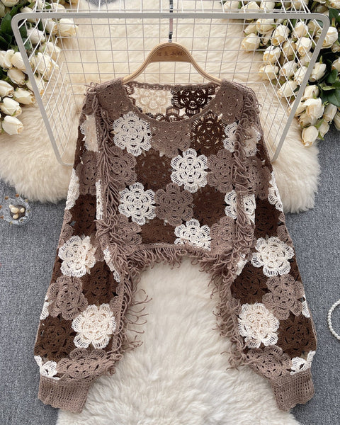 Bol Kesim Püsküllü Delikli Triko