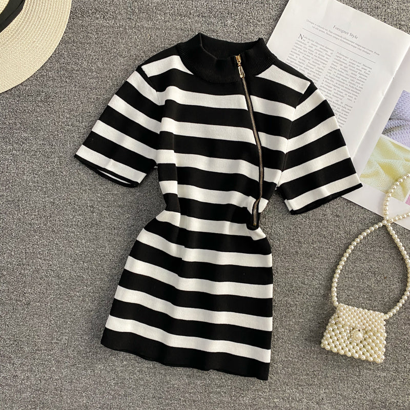 Asia Style Fermuar Detaylı T-Shirt