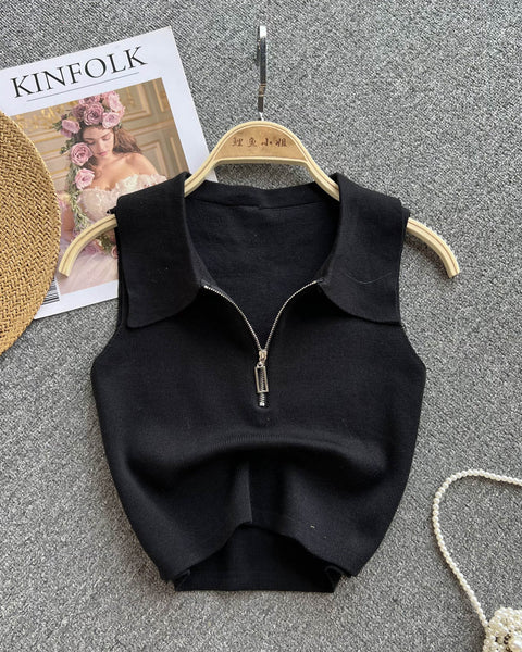 Yaka Detaylı Kolsuz Triko Üst