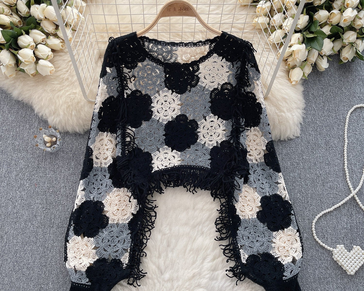 Bol Kesim Püsküllü Delikli Triko