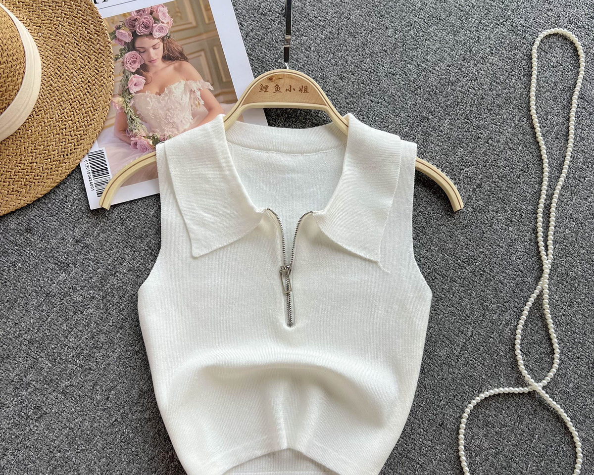 Yaka Detaylı Kolsuz Triko Üst