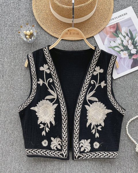 Etnik Tarz Nakışsız Yelek