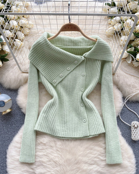 Yaka Detaylı Düz Renk Triko