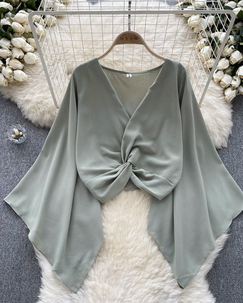 V-Yaka Kıvrımlı Düz Renk Şifon Bluz