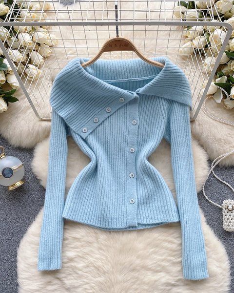 Yaka Detaylı Düz Renk Triko