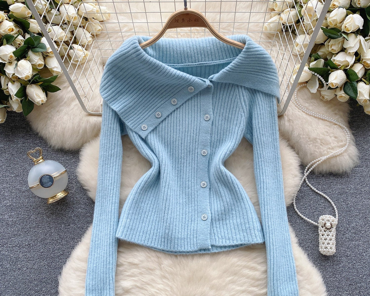 Yaka Detaylı Düz Renk Triko